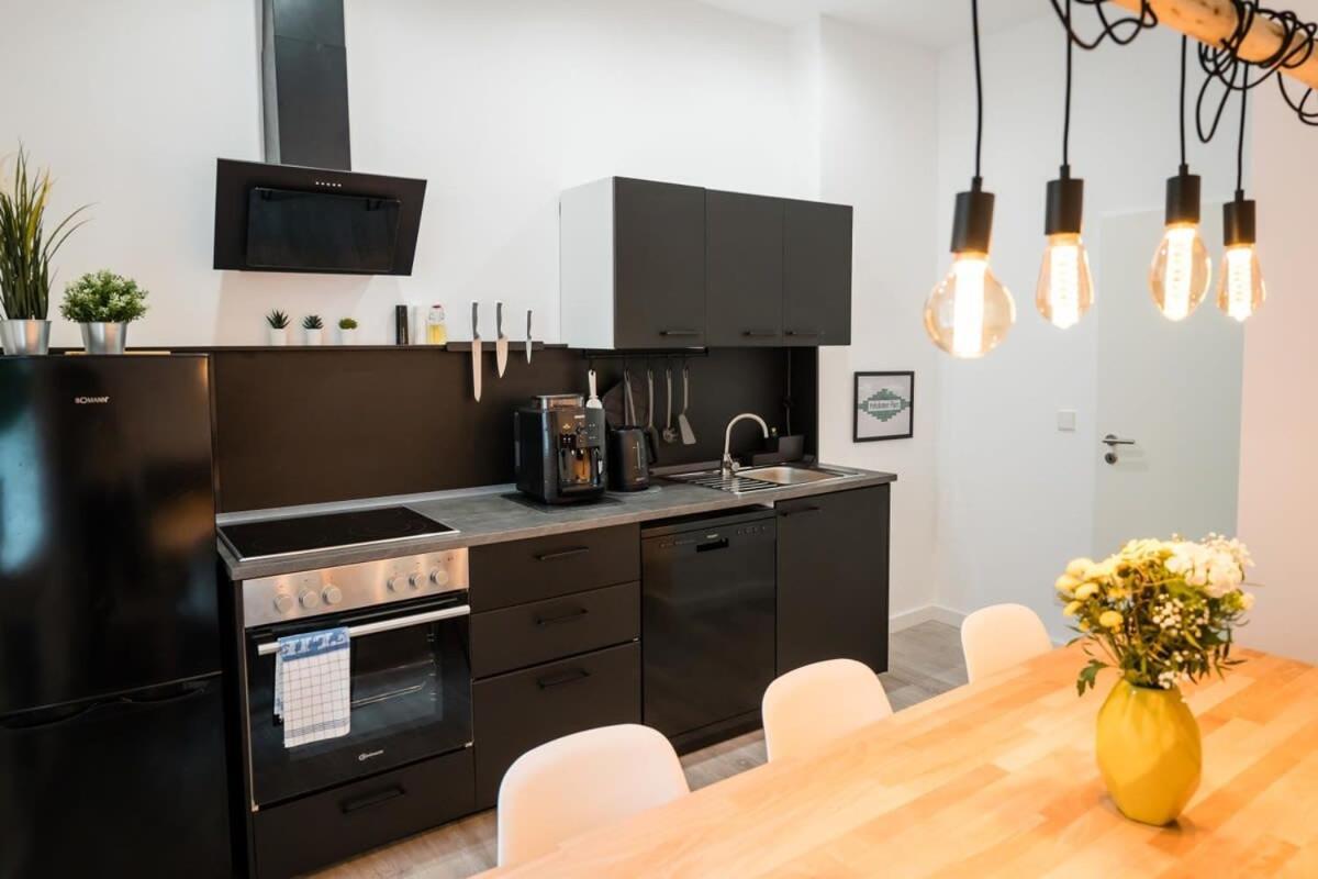 Spacious 3br Ac Self Check-in Street Parking Appartement