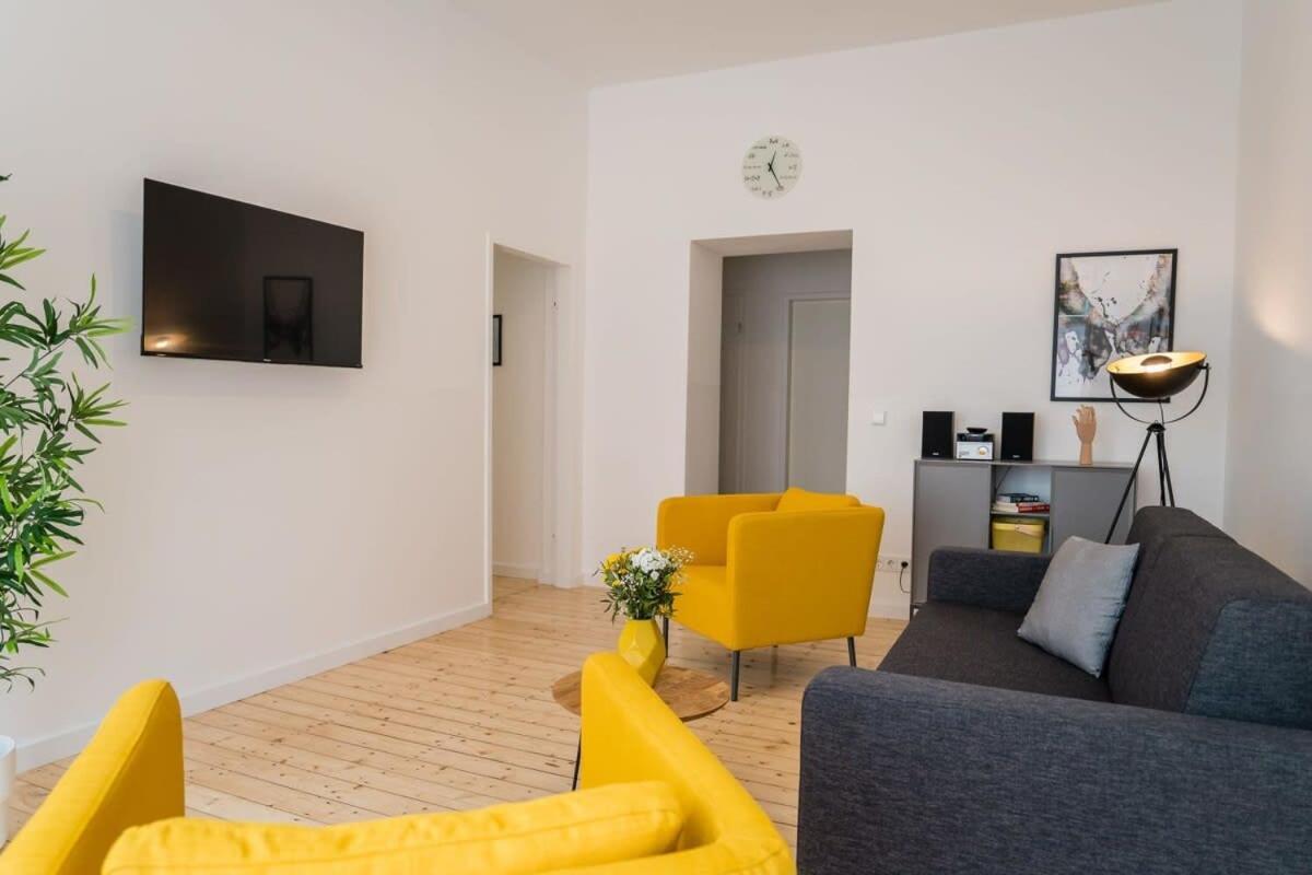 Spacious 3br Ac Self Check-in Street Parking *