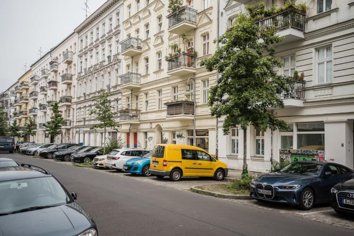 Spacious 3br Ac Self Check-in Street Parking Appartement Berlijn